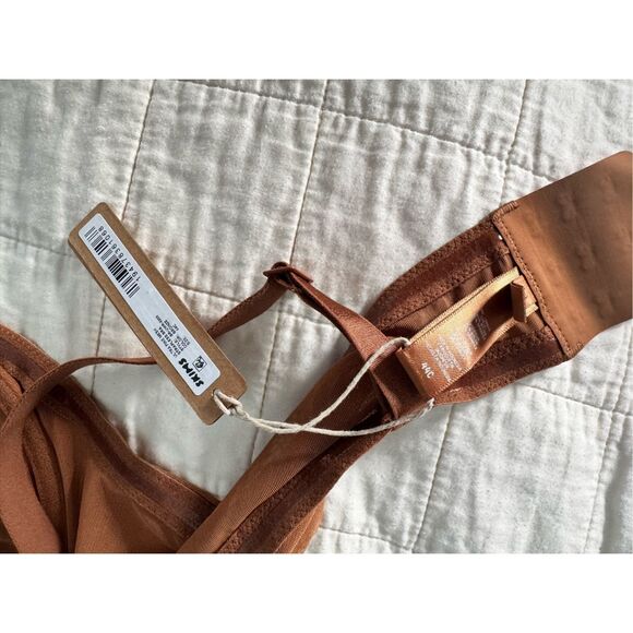 SKIMS‎ Ultra Fine Mesh Multiway Strapless Bronze Bra NWT 44C - Picture 7 of 8